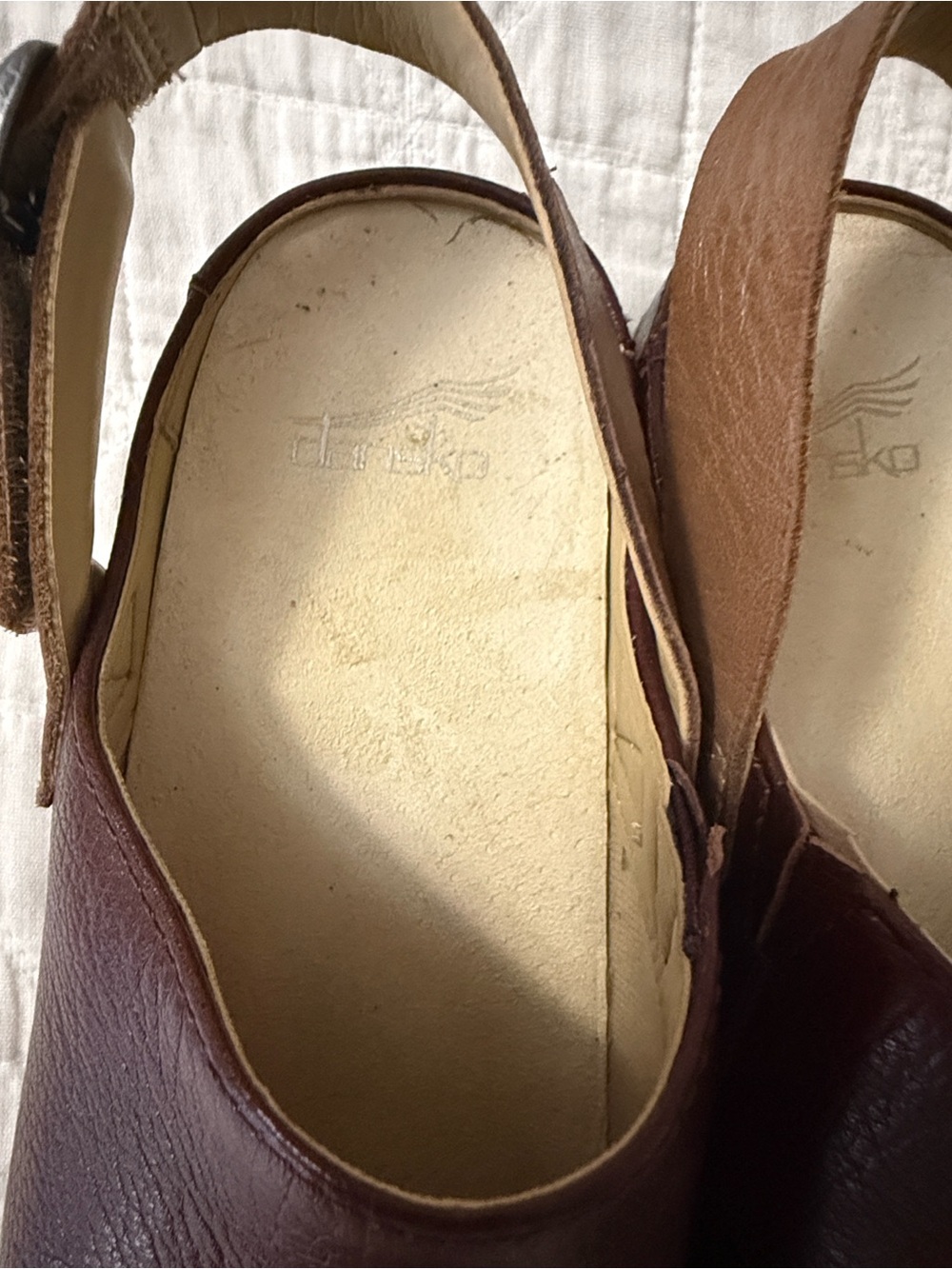 Dansko Merrin Burgundy Leather Slingback Clogs with Tan Strap -Size 37 (7) - Picture 5 of 9